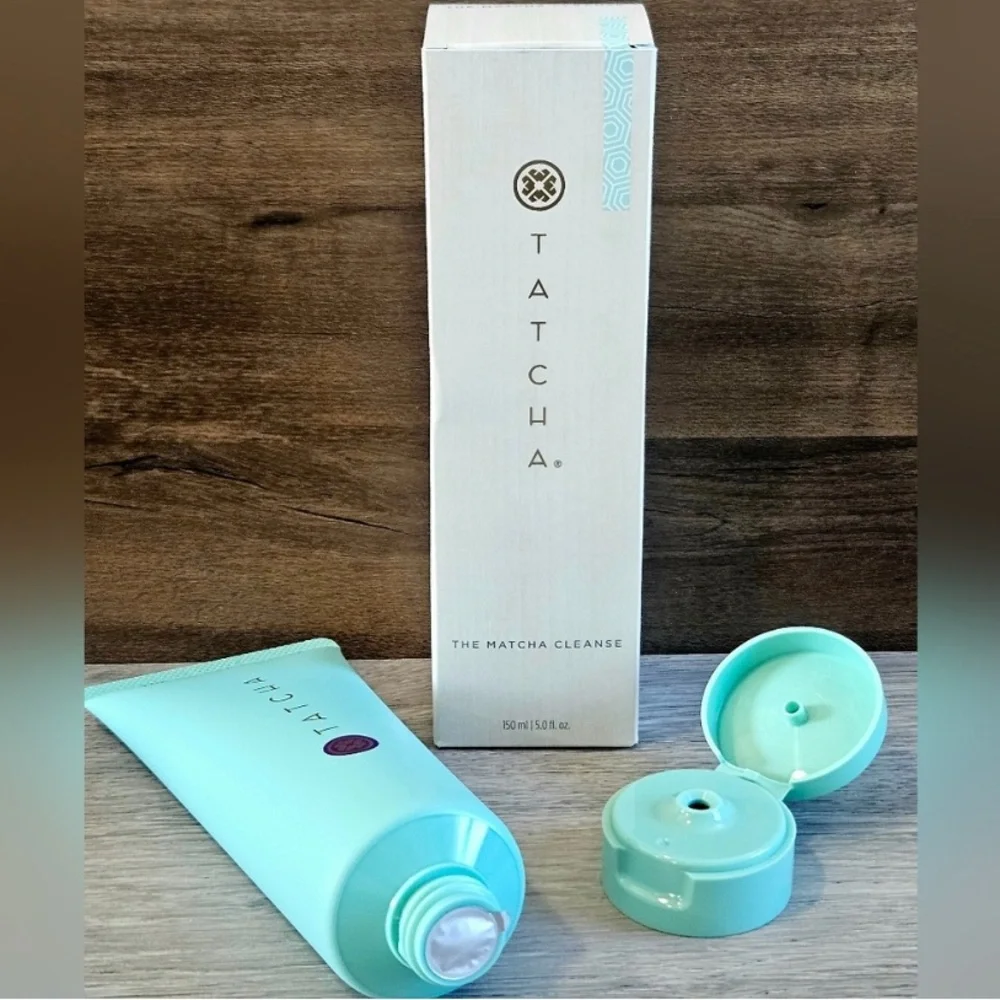 Tatcha Daily Clarifying Gel Cleanser in Mint Green